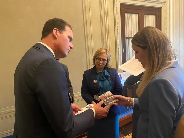 The hero's daughter Hamez Yasar, Bessarta, visits the American Congress: Make an Important Promise