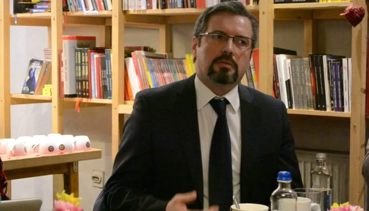 Ambassadeur du Kosovo: Il y a deux types d'États dans le monde, ceux qui ont reconnu le Kosovo, ceux qui reconnaîtront