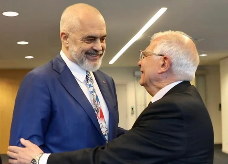 Edi Rama publie cette photo avec Borrell de Bruxelles
