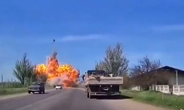 Ukrainiens détruire le char russe en Marioupol, images publiées