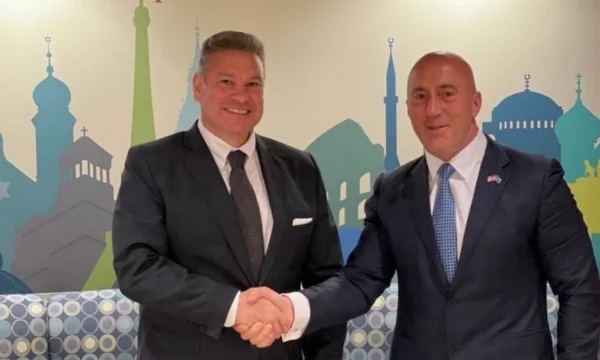 Le Premier ministre de la Silicon Valley Haradinaj rencontre Escobar