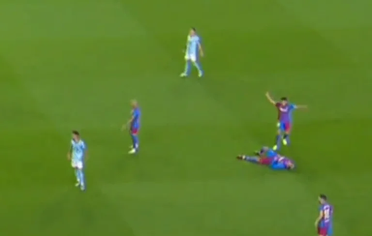 V IDEO: Combien lourd le joueur de Barcelone tombe inconscient se déplaçant sur le terrain