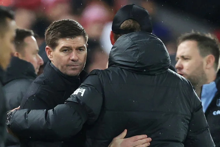 Gerard vs. Klopp. Aston Villa Liverpool