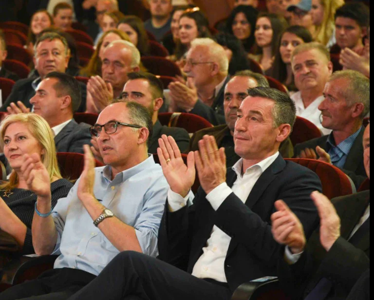 Totaj raconte ce que Thaci et Wessel lui ont dit au sujet de la victoire à Prizren