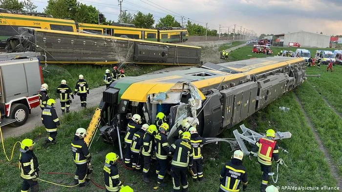 Le train sort des voies ferrées à Vienne, un mort et plusieurs blessés.