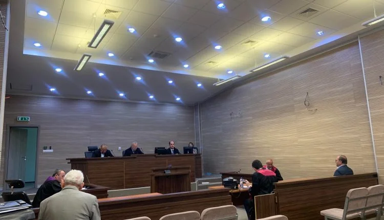 Uno degli incriminati manca, il processo fallisce nel caso “person's eyes