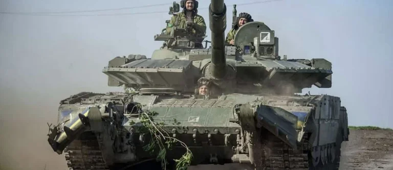 Ukraine blagues: “Jour de la Victoire” marques avec des chars russes saisis