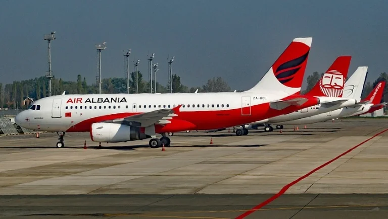 Gouvernement albanais sur avion, 32 vols pendant trois semaines, 2,1 m leks