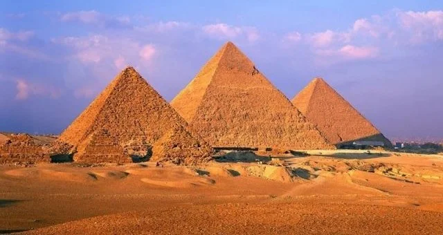 Appréciation des experts: le coût de la construction d'une pyramide égyptienne aujourd'hui