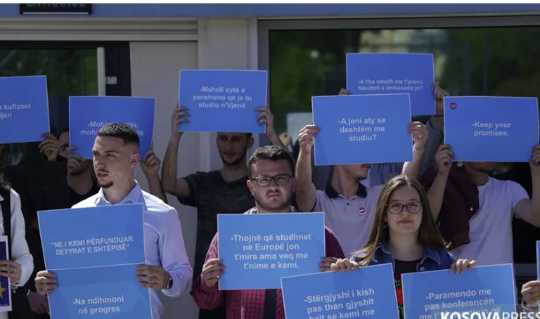 Gli studenti del Kosovo cercano la liberalizzazione dei visti