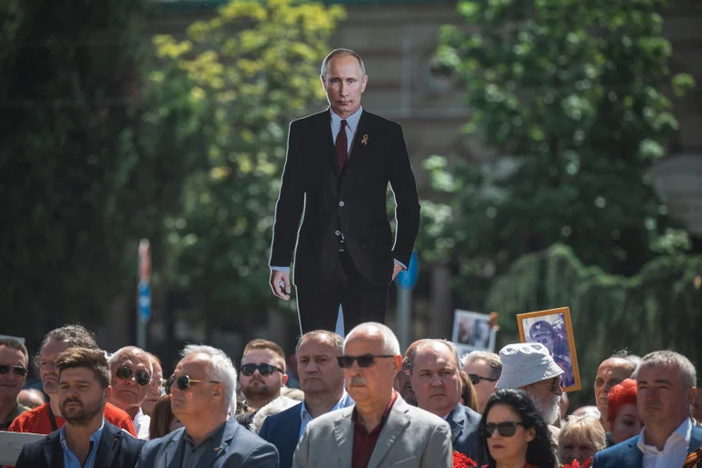 Vuciq won elections, promising EU membership, but Russian anthem issued in Belgrade