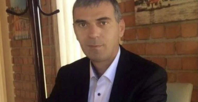 Le réagon frère d'Ilaz Kodra : La décision de s'abstenir du travail de l'épouse insistante et partiale du frère