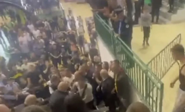 Aficionado rápido en el gimnasio