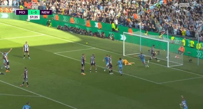 Man City stoppt nicht auf dem Weg zum Titel Laporte fast brach die Torwart Hände, es ist auf Newcastle.