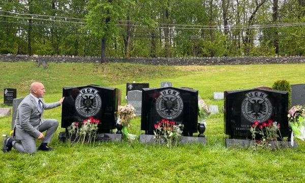 Haradinaj, homazhe at Bytyqi brothers' graves in New York
