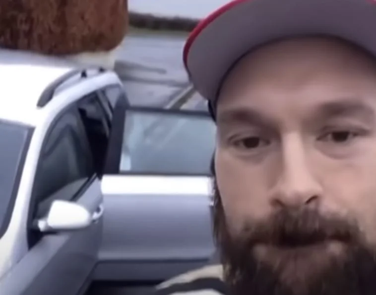 Tyson Fury won 33m euros at the last bank he has a Passatı car that costs only $7,000