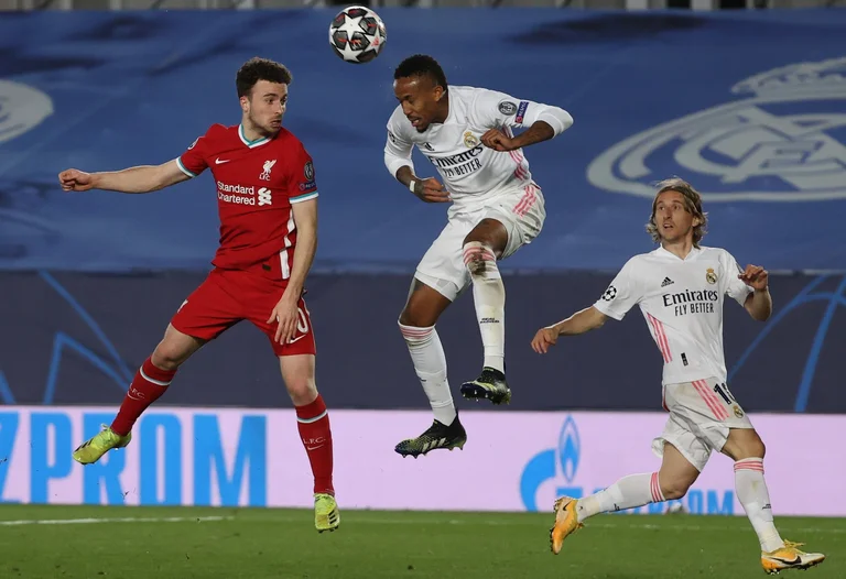 Real é Liverpool: Le vainqueur du trophée Champions League gagne beaucoup d'argent incroyable