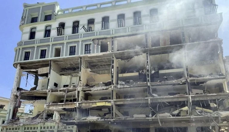 Huit morts après l'explosion dans un hôtel à La Havane