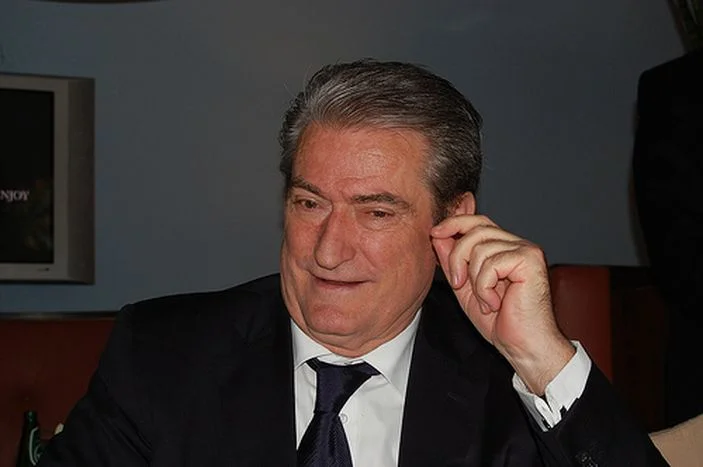 Sali Berisha anuncia candidatura para el presidente del DP