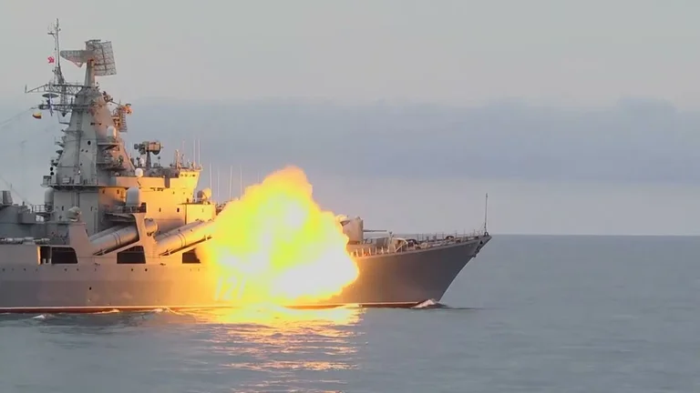 ¿Otra nave de combate cayó en el Mar Negro? Rusia: No sabemos nada.