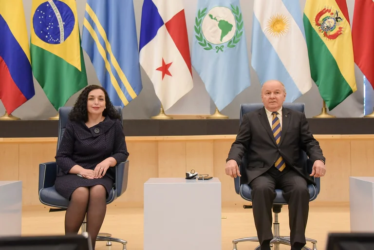 Osmani trifft Parlatinos Parlamentarischer Sekretär: Sprechen von parlamentarischer Diplomatie