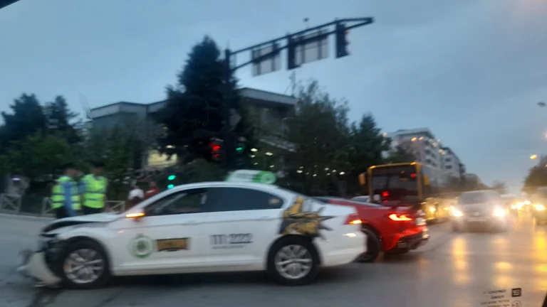 Two cars accident at the student cafeteria
