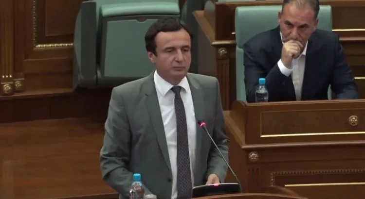 Ieri sera sorrideva, Kurt ha detto nel 2018: la Serbia ci deve, una volta per pagare poi fare il dialogo