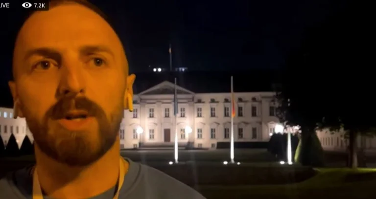 Kosovo journalist from Berlin: We media wouldn't let us in the place Kurt and Vuchy are having dinner.
