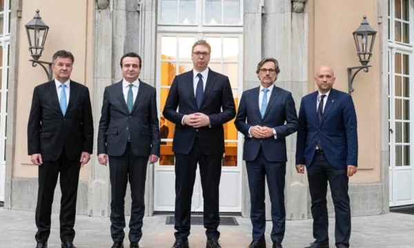 Détails De Kurti, Rencontre Vucic à Berlin