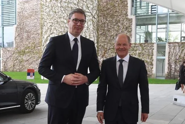 Scholz après avoir rencontré Vuciq : Toutes les obligations faites dans le dialogue doivent être respectées