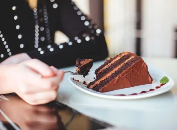 You certainly do not know all the dangers of excessive sugar consumption