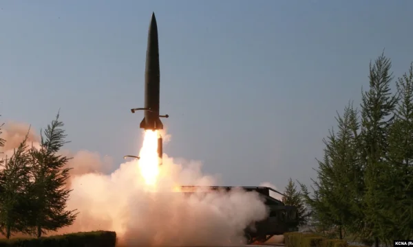 La Corée du Nord lance un missile balistique