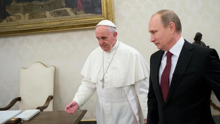 Poutine répond au Pape pour une réunion