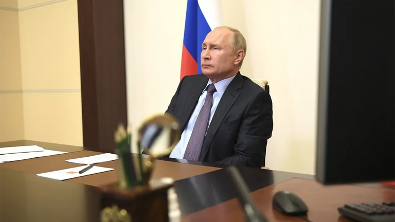 Vladimir Putin is preparing Russians for the start of the fight NATO
