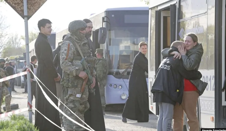 The evacuation of civilians from Marioupolis continues