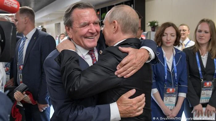 Los amigos se dirigen '% Putin y Schöder
