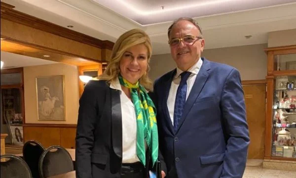 Martin Berishaaj appare pubblicamente per la prima volta dopo lo scandalo di 600 mila euro, pone Iftar per i leader dello stato croato