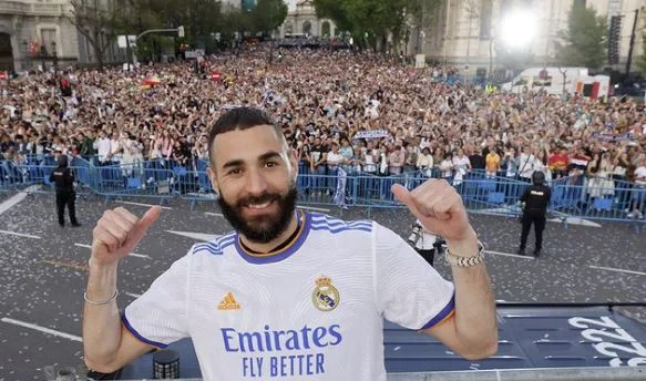 How much money did Reali win after securing the title in Spain?