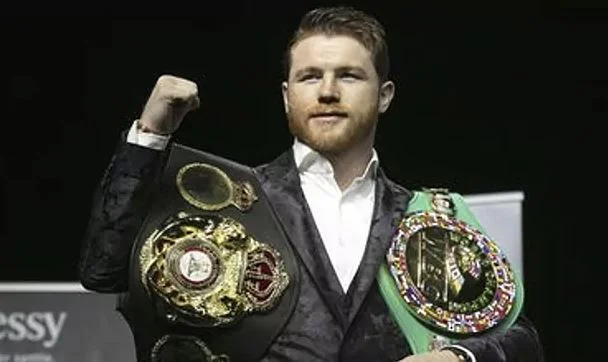 Der große Boxer entdeckt die Menge an Geld, die er in der ersten Mekka verdiente, konnte er einen gefälschten Aufkleber kaufen