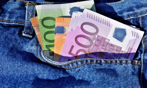 At the peak of the crisis, Kosovars' savings total 4.75 billion euros