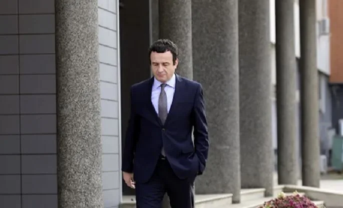 Albin Kurti returns with his hands in pockets from America, doesn't open a door in Washington.
