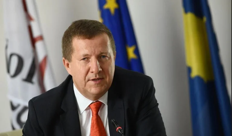 Szunyog appelle les députés: adopter le code civil