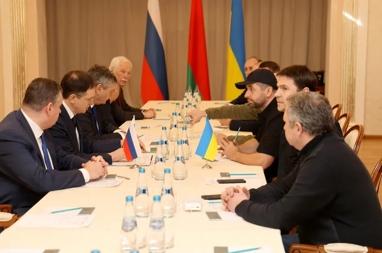 Ukraine warns that peace talks with Russia are ahead of collapse