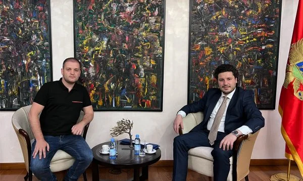 Pacolli prend <x0emisarin” au Premier ministre Abazovic