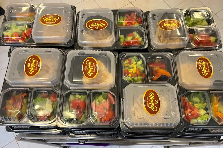 Petrol Company sendet Iftar an 72 Einwohner in “Das Haus der Älteren” aus seinen Restaurants “Be Happy”