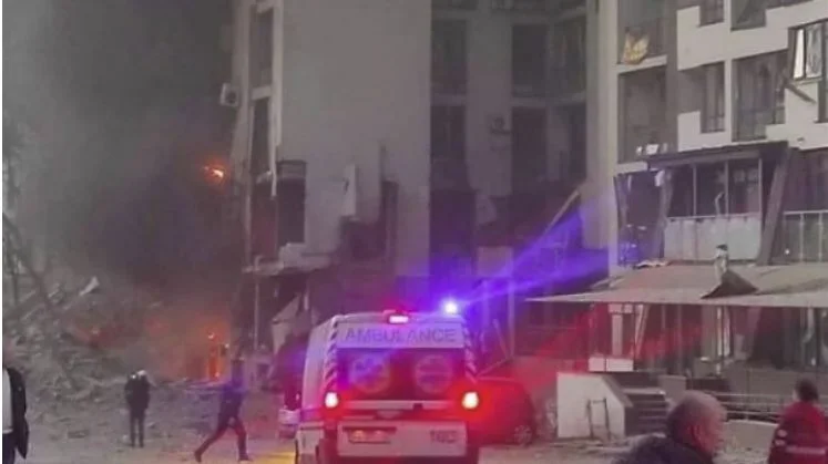 La Russie a bombardé Kiev pendant la rencontre entre Zelensky et Guterres.