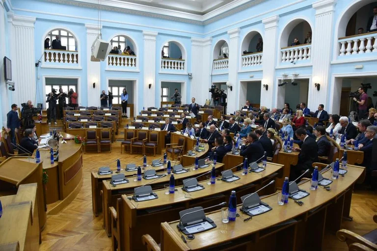 Le vote secret commence à l'élection du Parlement monténégrin Président