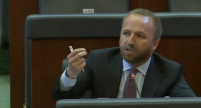 Tahiri: Martin Berishaj non nega che una settimana di soldi della GEN serba in borsa