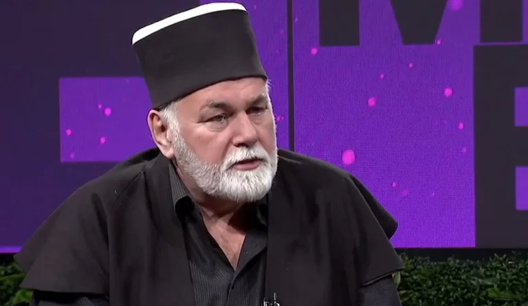 Shehu raconte à Shefqet Krasniqi: Mariage à 2 femmes pensée médiévale