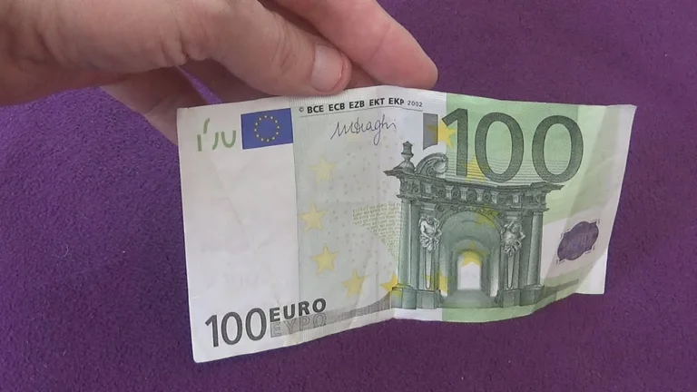 Money divided for 100 euro extensions for public sector workers